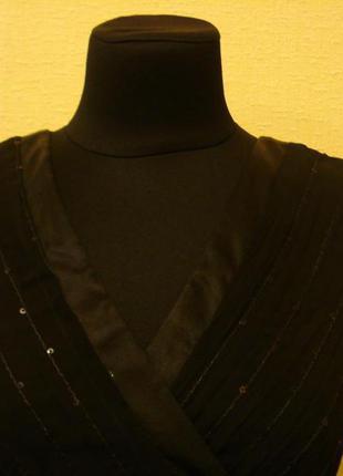 Маленькое черное коктейльное шифоновое платье с паетками3 фото