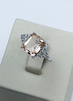 Кольцо серебряное с морганитом и кубическим цирконием 18 3,53 г