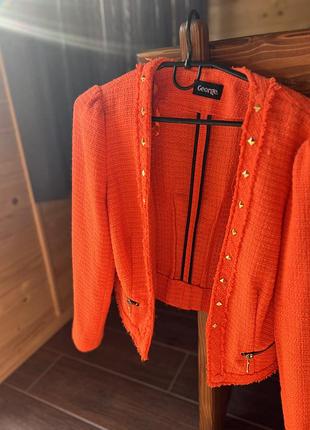 Классный яркий пиджак от george