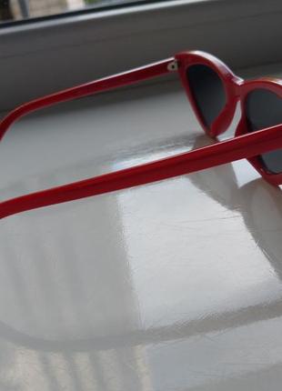 Стильные модные очки в красной оправе4 фото