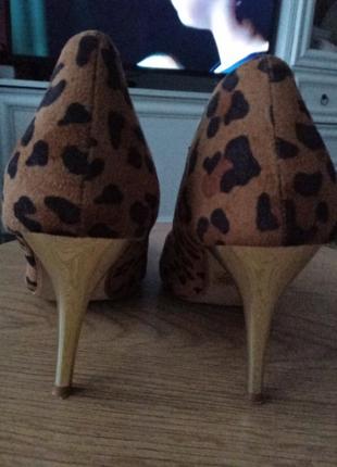 Женские туфли лодочки на каблуке леопардовый принт нарядные новые замша6 фото
