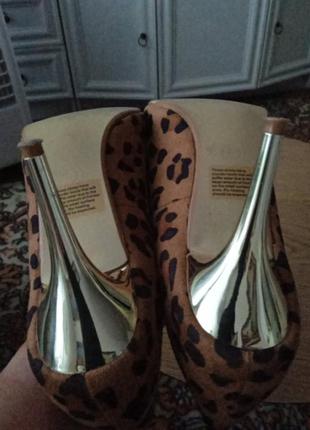 Жіночі туфлі човники на підборах леопардовий принт нарядні нові замша7 фото