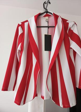 Пиджак красно-белый в полоску1 фото