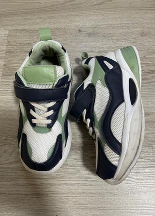 Кросівки із підсвіткою