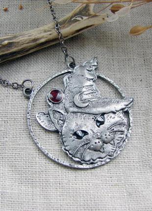 Серебристый кулон с ведьминым котом крупная подвеска серебристая круглая