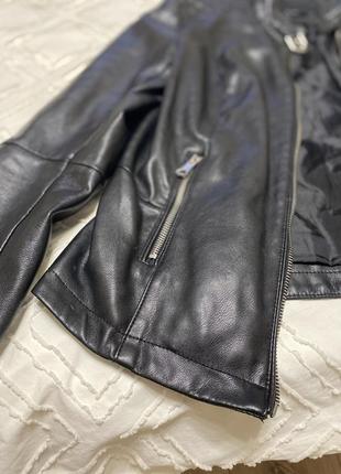 Черная куртка6 фото
