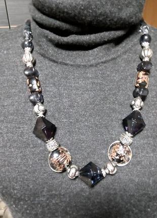 Стильные, красивые бусы, бижутерия