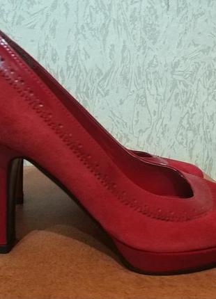 Туфли на каблуке
