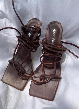 Распродажа босоножки public desire шоколадные asos с квадратным носком и со шнуровкой3 фото