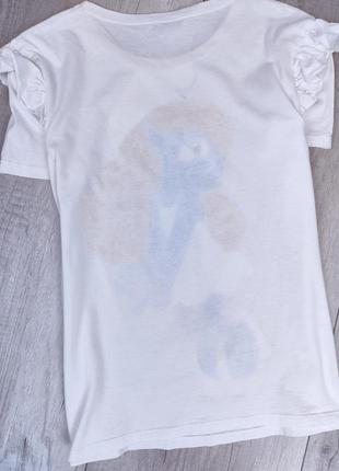 Женская белая футболка zara с авторским рисунком смурфики  размер m5 фото