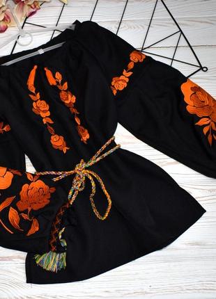 Вишиванка на дівчинку"великі троянди чорно-помаранчева"