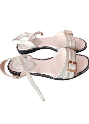 Босоножки женские