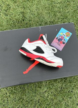 Дитячі кросівки air jordan 5 retro low td 'fire red'8 фото