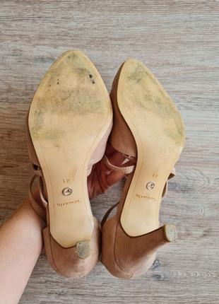 Пудровые стильные туфли на каблуках Tamaris6 фото
