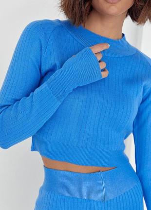 Костюм женский вязаный с широкими брюками и коротким джемпером синий5 фото