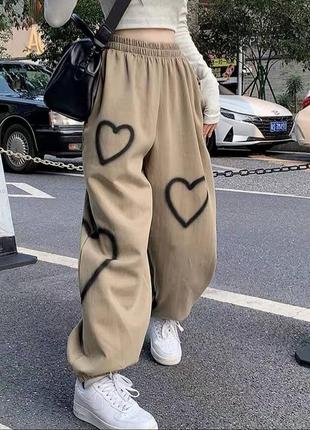 Оверсайз брюки/ джоггеры с сердечками в корейском стиле💕1 фото