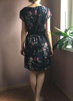 Платье с цветочным принтом7 фото