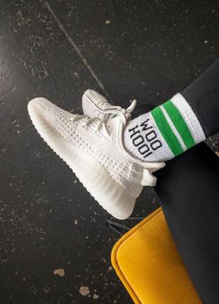 Мужские / женские кроссовки  adidas yeezy boost 350 v2 triple full white 26 фото