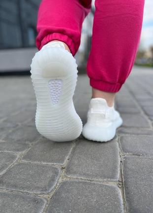 Мужские / женские кроссовки  adidas yeezy boost 350 v2 triple full white 210 фото