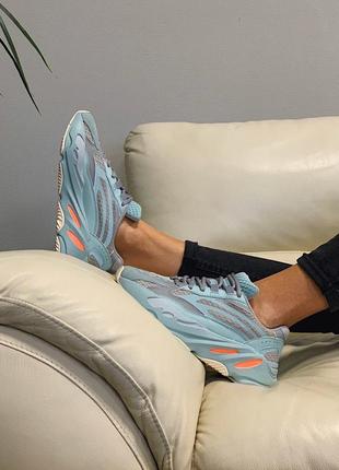Кросівки жіночі tenu adidas yeezy boost 700 v 2 є і чоловічі