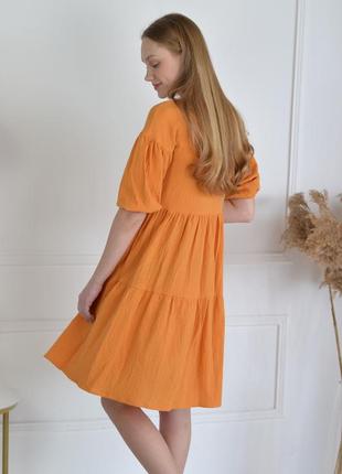 Легкое оранжевое платье по колено средней длины для беременных и кормящих 42-564 фото