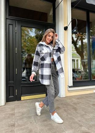 Сорочка тепла з капюшоном чорна в клітинку