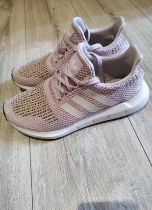 Кросівки adidas (40-41 )