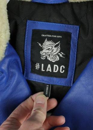 Шикарная кожаная куртка ladc paris perfecto blue leather jacket with fur collar4 фото