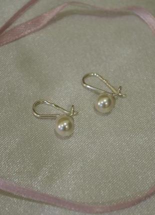 Детские серьги с жемчугом на французском замке