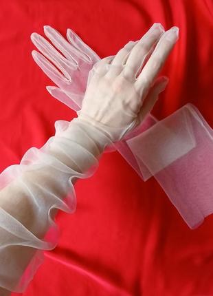 Бежевые длинные прозрачные перчатки1 фото
