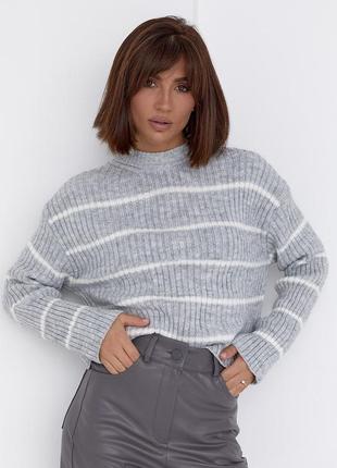 Женский вставной свитер оверсайз в полоску7 фото