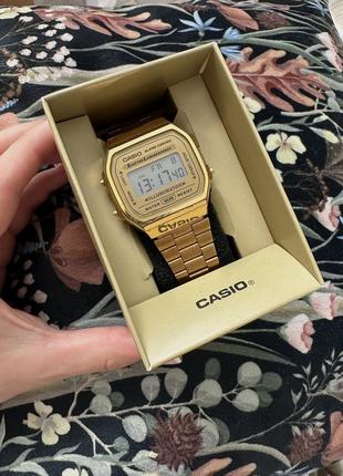 Годинник casio