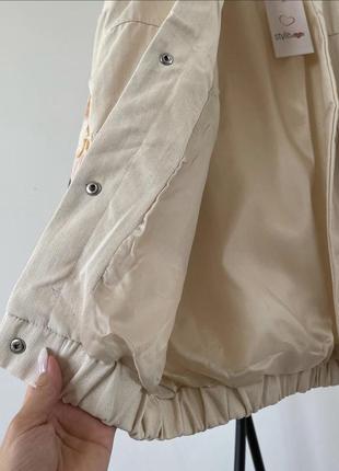 Женская куртка-бомбер с вышивкой на рукавах с вышивкой, вышиванка,10 фото