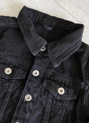 Черная джинсовая куртка 5-6 лет2 фото