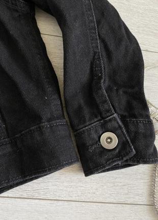 Черная джинсовая куртка 5-6 лет4 фото