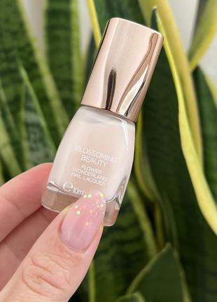 Лак для ногтей blossoming beauty 001 kiko milano