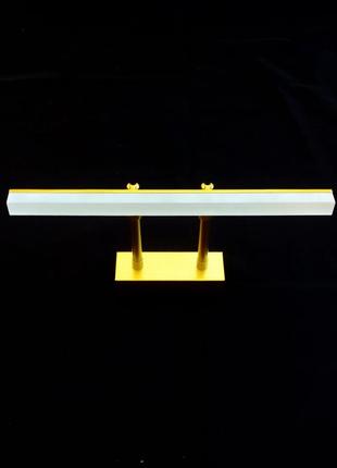 Светильник бра для подсветки картин и зеркала с регуляцией цветовой температуры