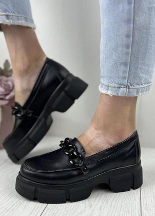 Женские туфли кожаные на платформе с цепью