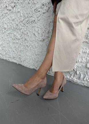 Класичні бежеві туфлі човники жіночі,лодочки,на підборі,демі,велюрові/велюр-жіноче взуття