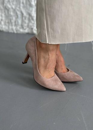Класичні бежеві туфлі човники жіночі,лодочки,на підборі,демі,велюрові/велюр-жіноче взуття