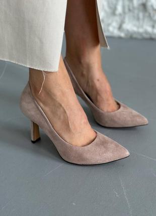 Класичні бежеві туфлі човники жіночі,лодочки,на підборі,демі,велюрові/велюр-жіноче взуття