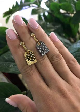 Брендовые серьги комбинированные в позолоте