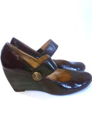 👠👠👠 стильные кожаные лаковые туфли на танкетке от staccato, р.38-39 код t39551 фото