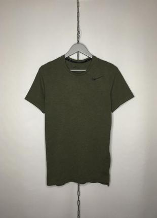 Оригинальная крутая футболка nike nsw dri-fit из новых коллекций