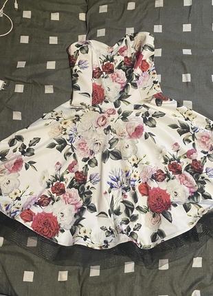 Продам чудове ніжне плаття, дуже приємна тканина, нова)