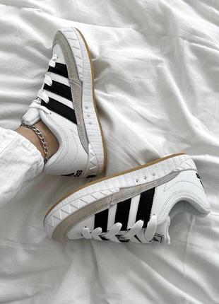 Женские кроссовки adidas