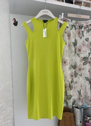 Платье яркое в рубчик karen millen
