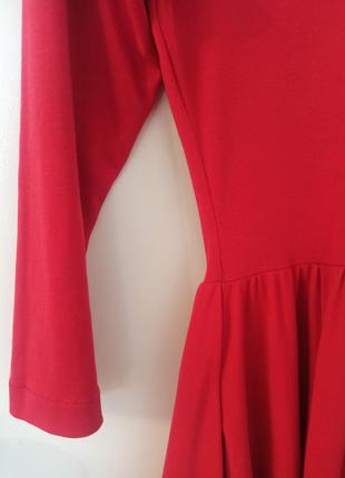 Платье миди с карманами и пышной юбкой