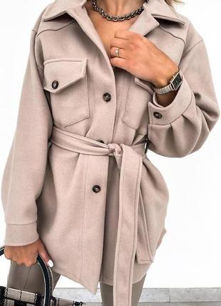 Кашемировое пальто рубашка на пуговицах свободного кроя с поясом рубашка вискоза стильное базовое коричневое бежевое8 фото