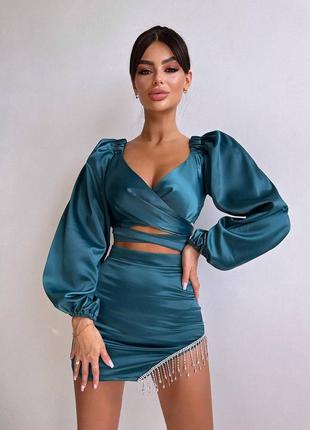 Ніжний атласний комплект декорований стразами, вечірній костюм зі спідницею6 фото